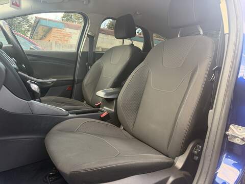 Ford Focus 1.0T EcoBoost Zetec Edition Hatchback 5dr Petrol Auto Euro 6 (s/s) (125 ps) - U2505