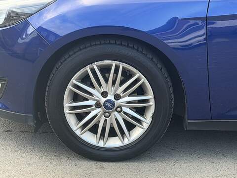 Ford Focus 1.0T EcoBoost Zetec Edition Hatchback 5dr Petrol Auto Euro 6 (s/s) (125 ps) - U2505