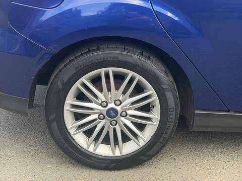 Ford Focus 1.0T EcoBoost Zetec Edition Hatchback 5dr Petrol Auto Euro 6 (s/s) (125 ps) - U2505