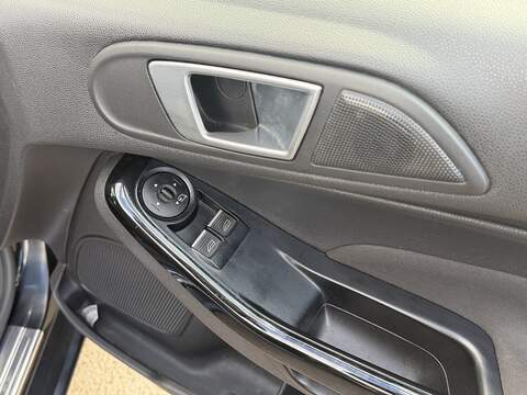 Ford Fiesta 1.0T EcoBoost Titanium X Hatchback 3dr Petrol Powershift Euro 6 (100 ps) - U2506