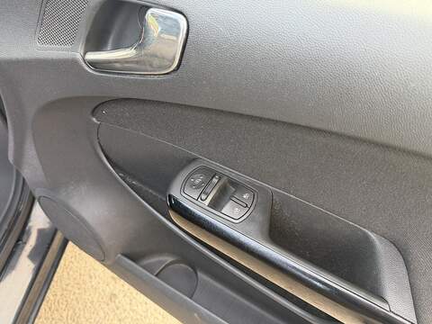 Vauxhall Corsa 1.2i ecoFLEX 16V SXi Hatchback 3dr Petrol Manual Euro 5 (s/s) (A/C) (85 ps) - U2507