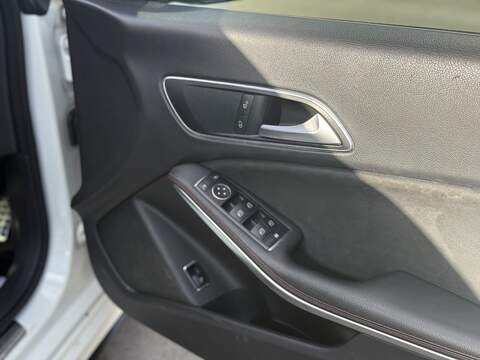 Mercedes-Benz CLA 2.1 CLA220 CDI AMG Sport Coupe 4dr Diesel 7G-DCT Euro 6 (s/s) (177 ps) - U2510