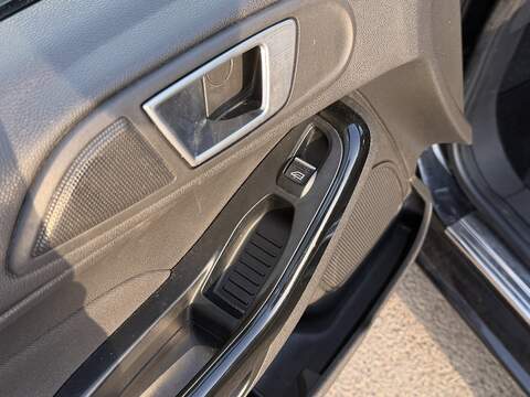 Ford Fiesta 1.0T EcoBoost Titanium X Hatchback 3dr Petrol Powershift Euro 6 (100 ps) - U2511