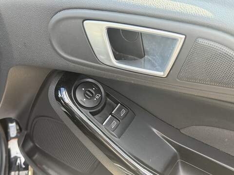 Ford Fiesta 1.0T EcoBoost Titanium X Hatchback 3dr Petrol Powershift Euro 6 (100 ps) - U2511