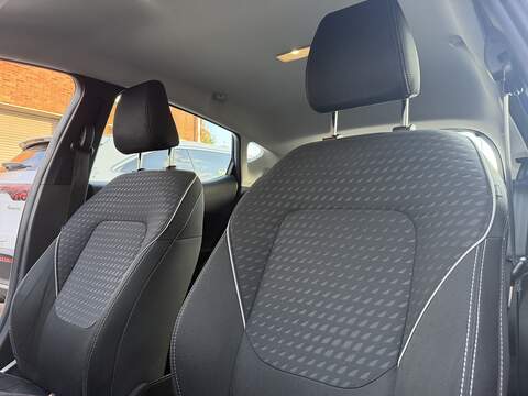 Ford Fiesta 1.0T EcoBoost Zetec Hatchback 5dr Petrol Auto Euro 6 (s/s) (100 ps) - U2513
