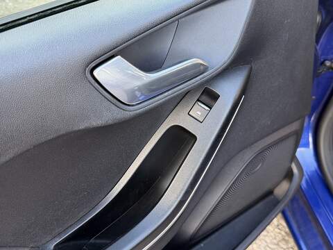 Ford Fiesta 1.0T EcoBoost Zetec Hatchback 5dr Petrol Auto Euro 6 (s/s) (100 ps) - U2513