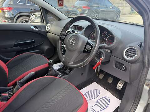 Vauxhall Corsa 1.4 16V SRi Hatchback 5dr Petrol Manual Wide Ratio Euro 5 (100 ps) - U2517