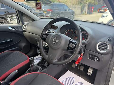 Vauxhall Corsa 1.4 16V SRi Hatchback 5dr Petrol Manual Wide Ratio Euro 5 (100 ps) - U2517