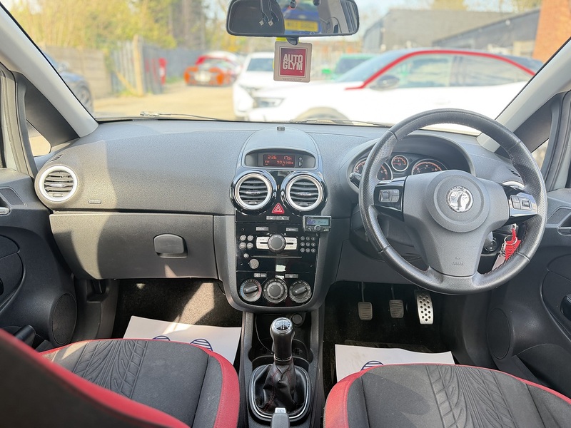 Vauxhall Corsa 1.4 16V SRi Hatchback 5dr Petrol Manual Wide Ratio Euro 5 (100 ps) - U2517