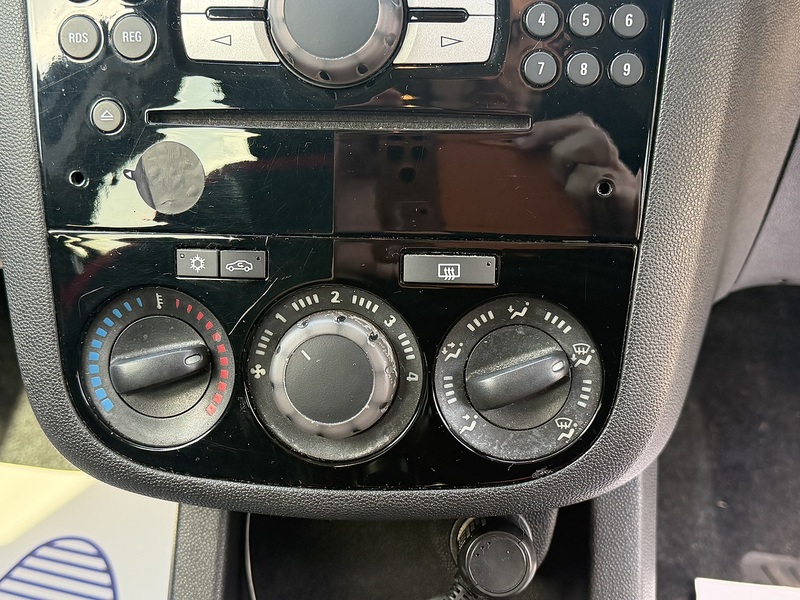 Vauxhall Corsa 1.4 16V SRi Hatchback 5dr Petrol Manual Wide Ratio Euro 5 (100 ps) - U2517