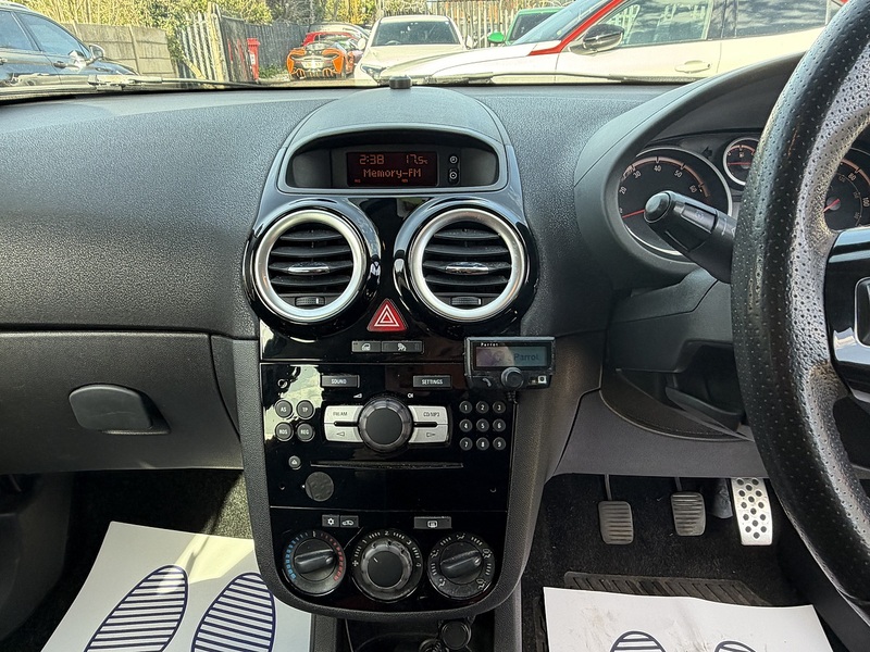 Vauxhall Corsa 1.4 16V SRi Hatchback 5dr Petrol Manual Wide Ratio Euro 5 (100 ps) - U2517