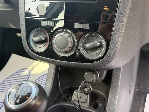 Vauxhall Corsa 1.4 16V SRi Hatchback 5dr Petrol Manual Wide Ratio Euro 5 (100 ps) - U2517