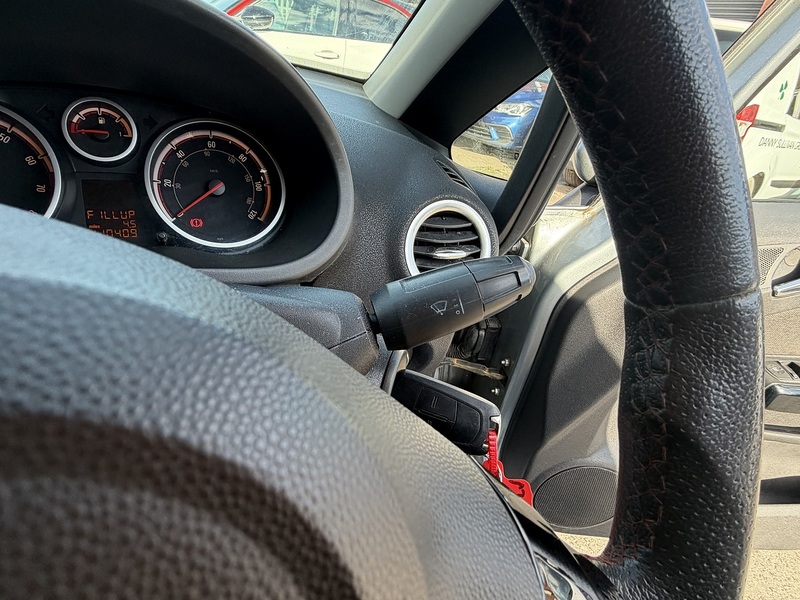 Vauxhall Corsa 1.4 16V SRi Hatchback 5dr Petrol Manual Wide Ratio Euro 5 (100 ps) - U2517