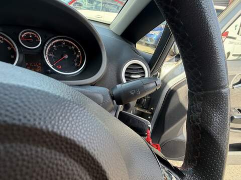 Vauxhall Corsa 1.4 16V SRi Hatchback 5dr Petrol Manual Wide Ratio Euro 5 (100 ps) - U2517