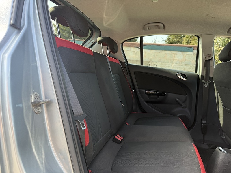 Vauxhall Corsa 1.4 16V SRi Hatchback 5dr Petrol Manual Wide Ratio Euro 5 (100 ps) - U2517