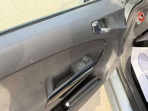 Vauxhall Corsa 1.4 16V SRi Hatchback 5dr Petrol Manual Wide Ratio Euro 5 (100 ps) - U2517