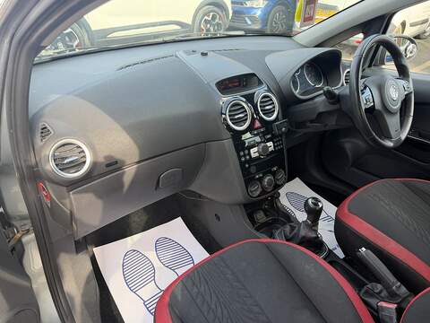 Vauxhall Corsa 1.4 16V SRi Hatchback 5dr Petrol Manual Wide Ratio Euro 5 (100 ps) - U2517