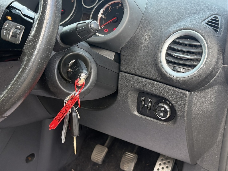 Vauxhall Corsa 1.4 16V SRi Hatchback 5dr Petrol Manual Wide Ratio Euro 5 (100 ps) - U2517