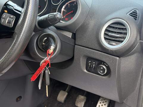 Vauxhall Corsa 1.4 16V SRi Hatchback 5dr Petrol Manual Wide Ratio Euro 5 (100 ps) - U2517