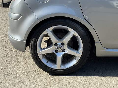 Vauxhall Corsa 1.4 16V SRi Hatchback 5dr Petrol Manual Wide Ratio Euro 5 (100 ps) - U2517