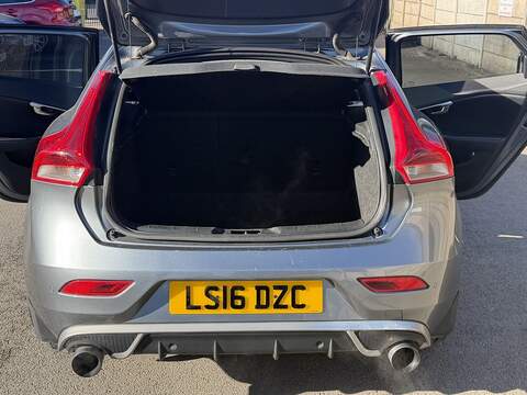 Volvo V40 2.0 T5 R-Design Lux Nav Hatchback 5dr Petrol Auto Euro 6 (s/s) (245 ps) - U2518