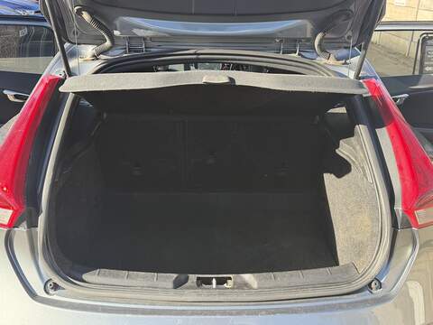 Volvo V40 2.0 T5 R-Design Lux Nav Hatchback 5dr Petrol Auto Euro 6 (s/s) (245 ps) - U2518