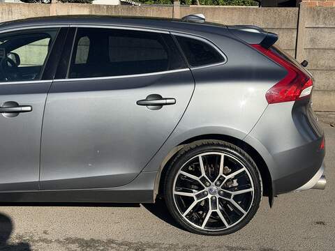 Volvo V40 2.0 T5 R-Design Lux Nav Hatchback 5dr Petrol Auto Euro 6 (s/s) (245 ps) - U2518
