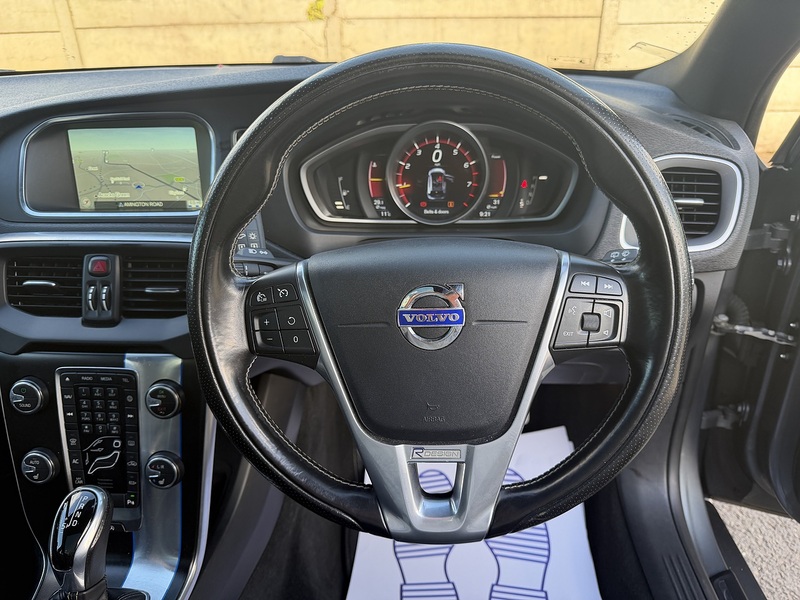 Volvo V40 2.0 T5 R-Design Lux Nav Hatchback 5dr Petrol Auto Euro 6 (s/s) (245 ps) - U2518