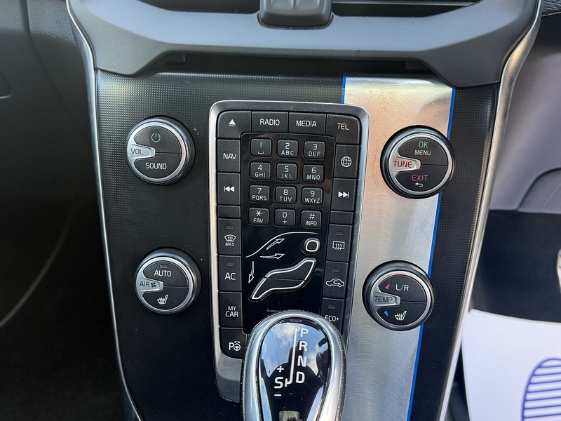 Volvo V40 2.0 T5 R-Design Lux Nav Hatchback 5dr Petrol Auto Euro 6 (s/s) (245 ps) - U2518