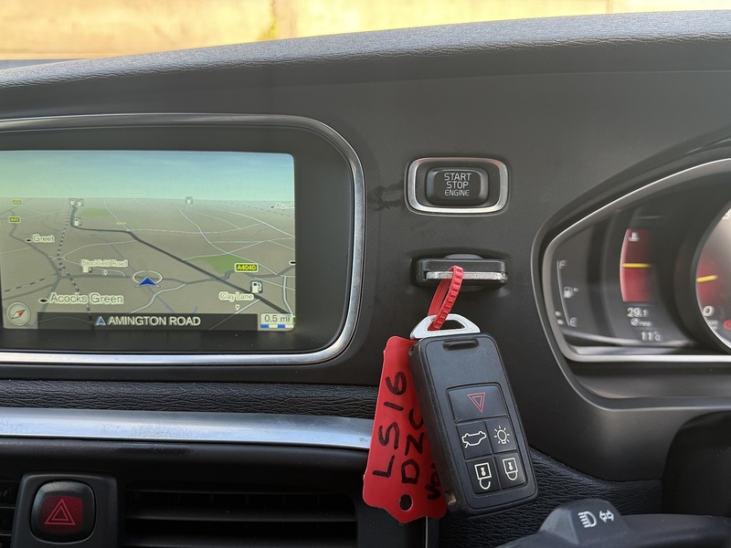 Volvo V40 2.0 T5 R-Design Lux Nav Hatchback 5dr Petrol Auto Euro 6 (s/s) (245 ps) - U2518