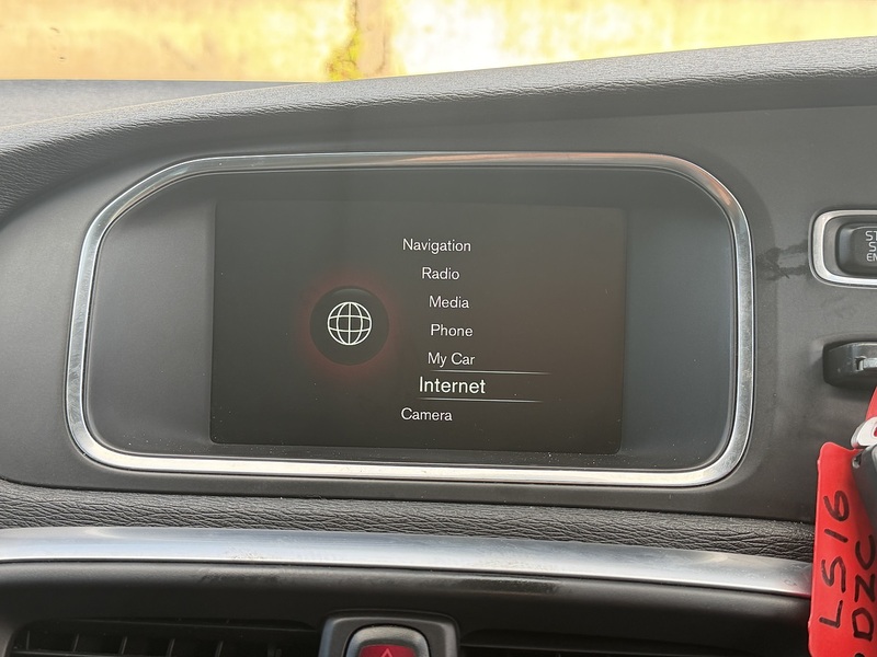 Volvo V40 2.0 T5 R-Design Lux Nav Hatchback 5dr Petrol Auto Euro 6 (s/s) (245 ps) - U2518