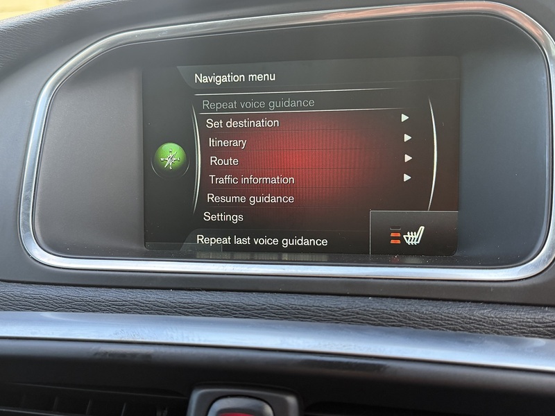 Volvo V40 2.0 T5 R-Design Lux Nav Hatchback 5dr Petrol Auto Euro 6 (s/s) (245 ps) - U2518