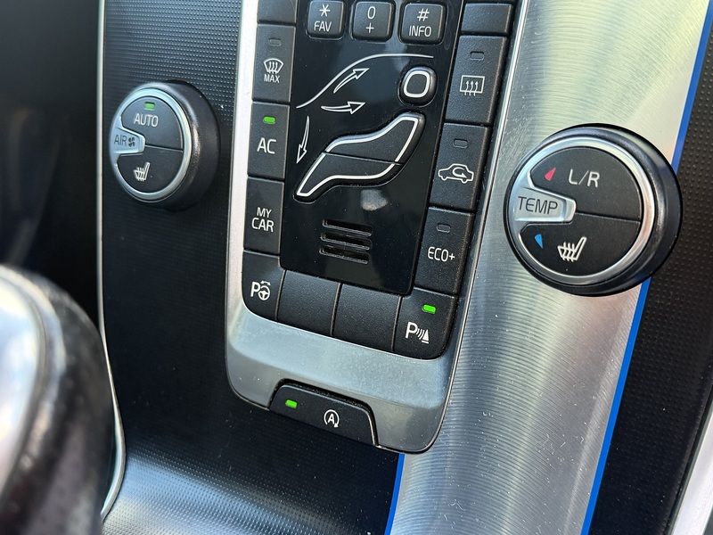 Volvo V40 2.0 T5 R-Design Lux Nav Hatchback 5dr Petrol Auto Euro 6 (s/s) (245 ps) - U2518