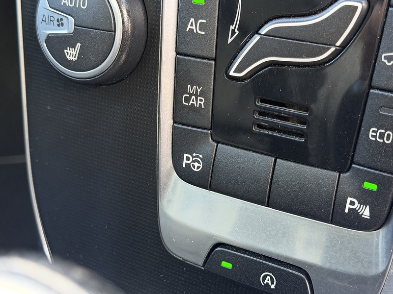 Volvo V40 2.0 T5 R-Design Lux Nav Hatchback 5dr Petrol Auto Euro 6 (s/s) (245 ps) - U2518