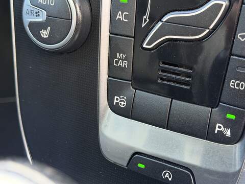 Volvo V40 2.0 T5 R-Design Lux Nav Hatchback 5dr Petrol Auto Euro 6 (s/s) (245 ps) - U2518