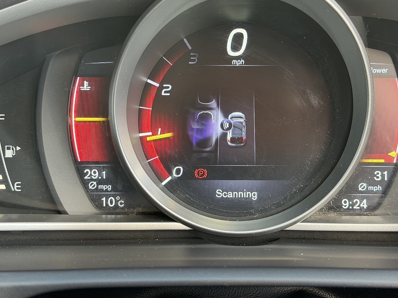 Volvo V40 2.0 T5 R-Design Lux Nav Hatchback 5dr Petrol Auto Euro 6 (s/s) (245 ps) - U2518