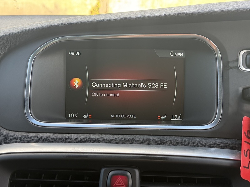 Volvo V40 2.0 T5 R-Design Lux Nav Hatchback 5dr Petrol Auto Euro 6 (s/s) (245 ps) - U2518