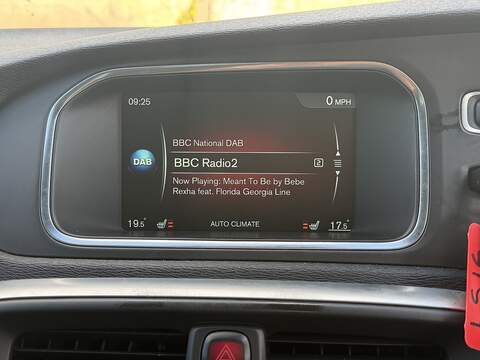 Volvo V40 2.0 T5 R-Design Lux Nav Hatchback 5dr Petrol Auto Euro 6 (s/s) (245 ps) - U2518