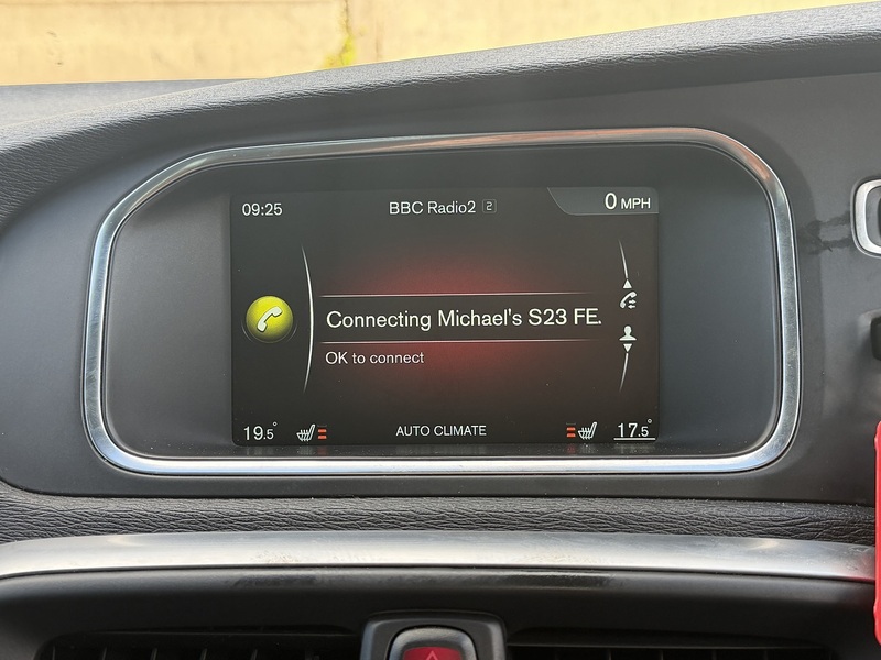 Volvo V40 2.0 T5 R-Design Lux Nav Hatchback 5dr Petrol Auto Euro 6 (s/s) (245 ps) - U2518