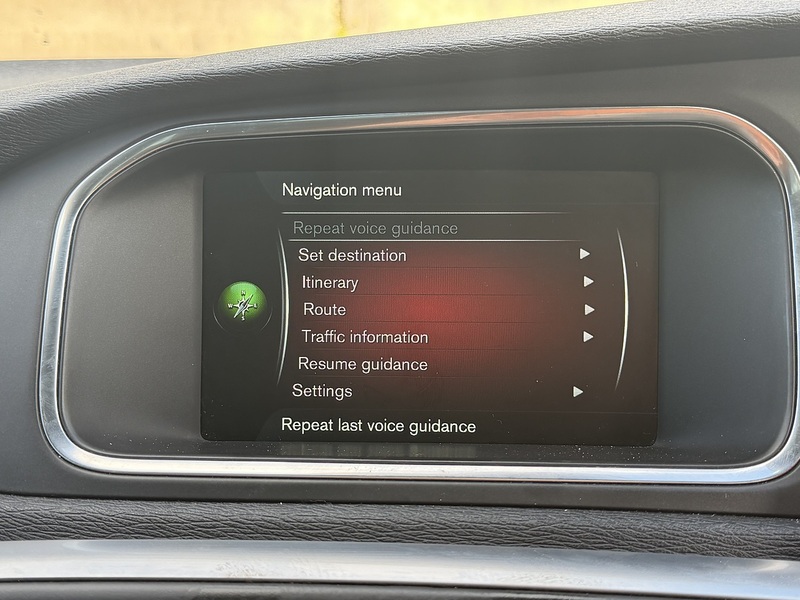 Volvo V40 2.0 T5 R-Design Lux Nav Hatchback 5dr Petrol Auto Euro 6 (s/s) (245 ps) - U2518