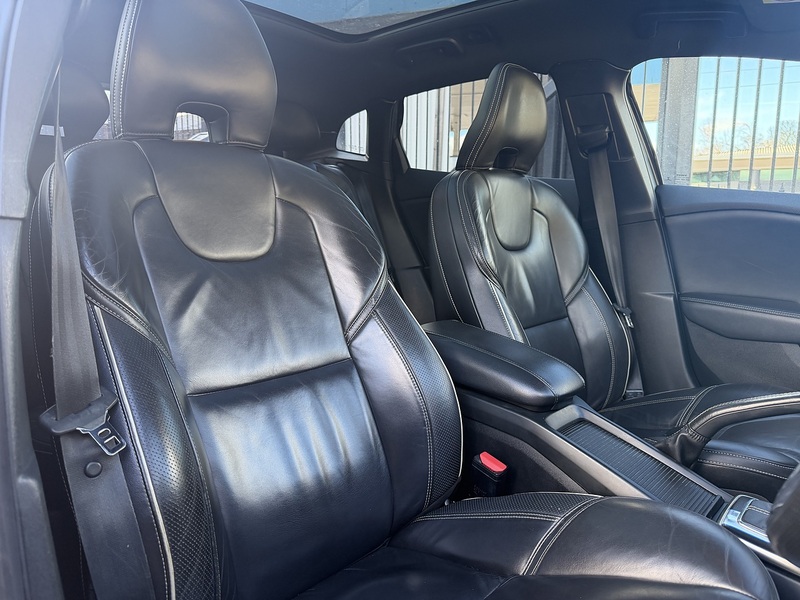 Volvo V40 2.0 T5 R-Design Lux Nav Hatchback 5dr Petrol Auto Euro 6 (s/s) (245 ps) - U2518