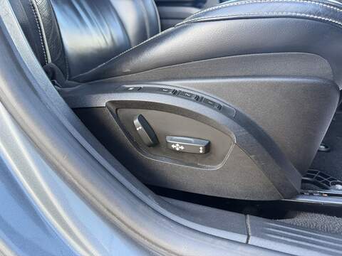 Volvo V40 2.0 T5 R-Design Lux Nav Hatchback 5dr Petrol Auto Euro 6 (s/s) (245 ps) - U2518