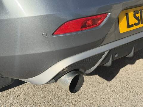 Volvo V40 2.0 T5 R-Design Lux Nav Hatchback 5dr Petrol Auto Euro 6 (s/s) (245 ps) - U2518