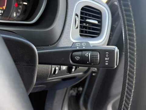 Volvo V40 2.0 T5 R-Design Lux Nav Hatchback 5dr Petrol Auto Euro 6 (s/s) (245 ps) - U2518