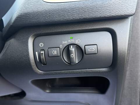 Volvo V40 2.0 T5 R-Design Lux Nav Hatchback 5dr Petrol Auto Euro 6 (s/s) (245 ps) - U2518