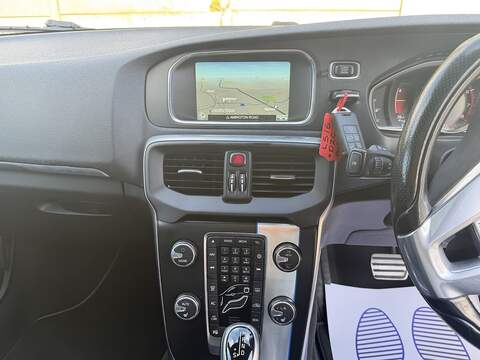 Volvo V40 2.0 T5 R-Design Lux Nav Hatchback 5dr Petrol Auto Euro 6 (s/s) (245 ps) - U2518