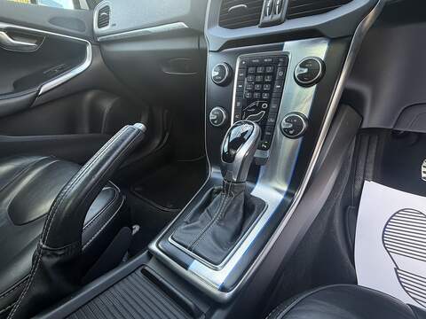 Volvo V40 2.0 T5 R-Design Lux Nav Hatchback 5dr Petrol Auto Euro 6 (s/s) (245 ps) - U2518