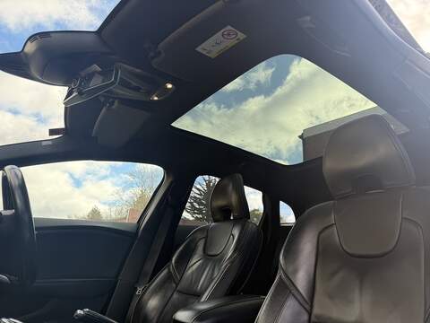 Volvo V40 2.0 T5 R-Design Lux Nav Hatchback 5dr Petrol Auto Euro 6 (s/s) (245 ps) - U2518