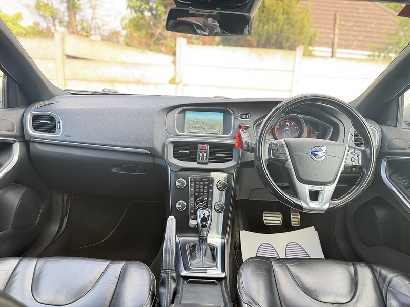 Volvo V40 2.0 T5 R-Design Lux Nav Hatchback 5dr Petrol Auto Euro 6 (s/s) (245 ps) - U2518