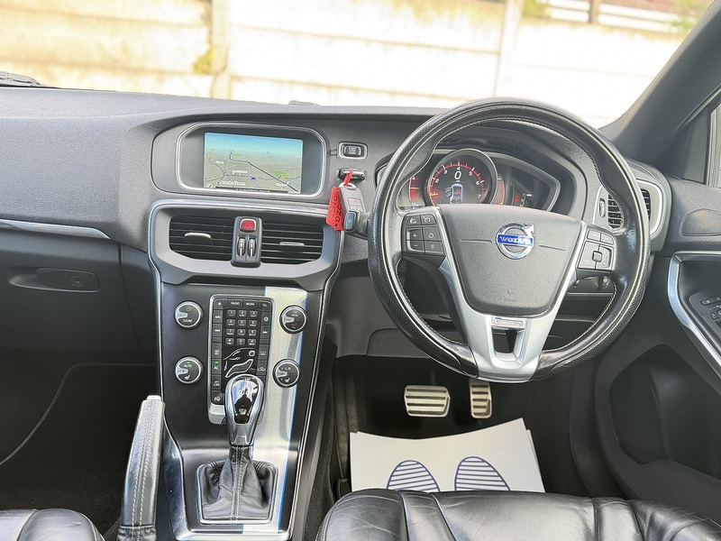 Volvo V40 2.0 T5 R-Design Lux Nav Hatchback 5dr Petrol Auto Euro 6 (s/s) (245 ps) - U2518